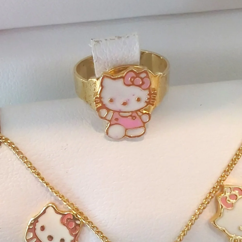 Cracco Hello Kitty 4 piece jewelry set.